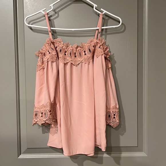 Chic, Off-the-Shoulder Blouse - Picture 3 of 3